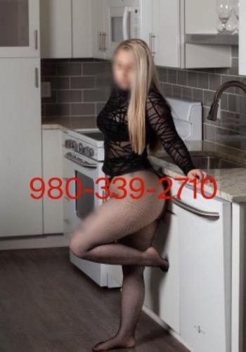 Ginger, 26  female escort, Charlotte