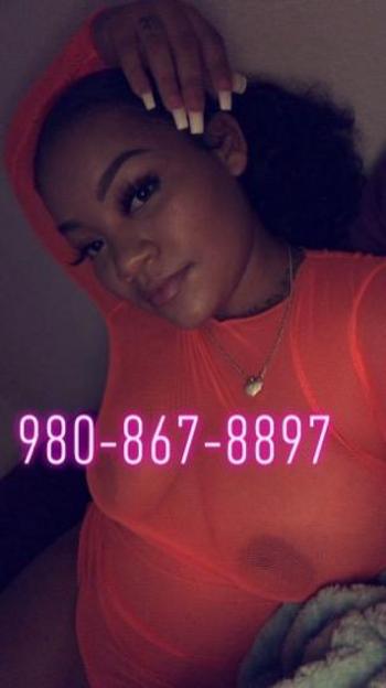 Mariah, 24  female escort, Charlotte